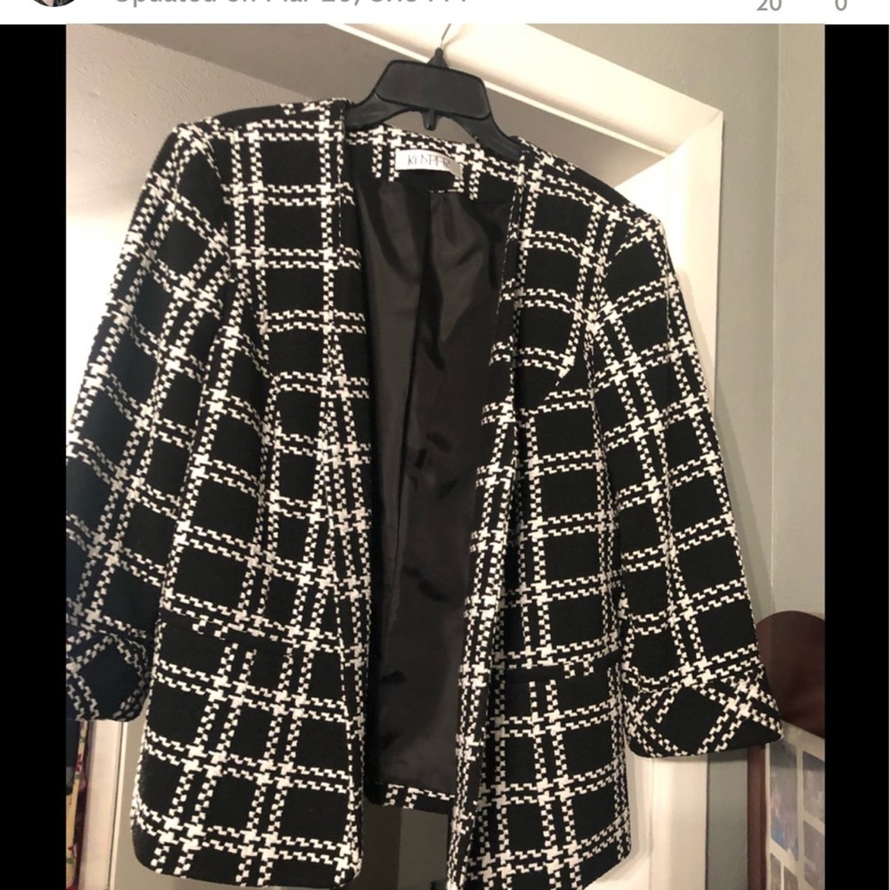 Kasper plaid suit jacket. Only worn once.
